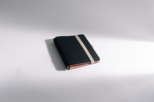 Taschenbegleiter A5 schwarz Rosa schwarz